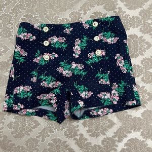 Girls shorts. Excellent condition, size 7.